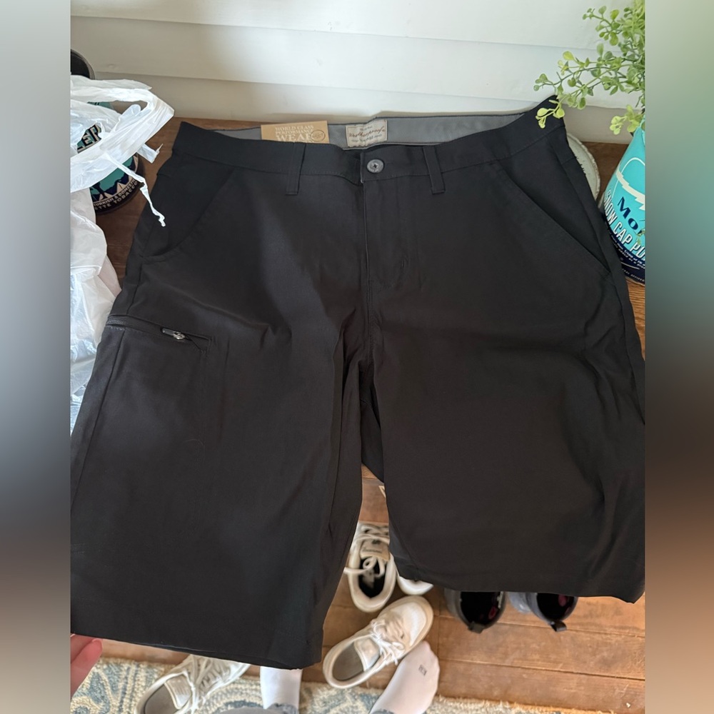 Men’s Black Athletic Cargo Shorts
